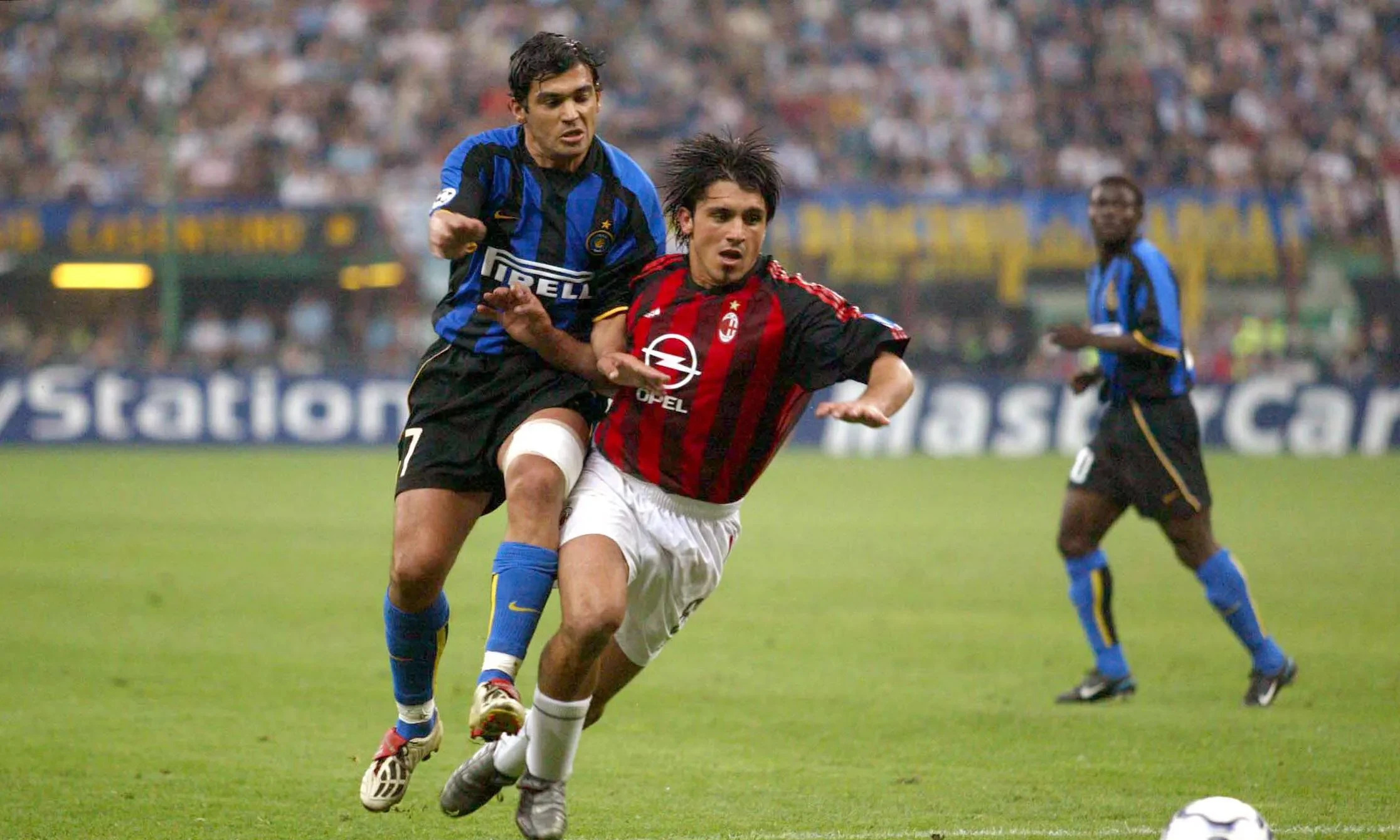 转会期社区盾焦点战，AC米兰官宣签约，更衣室稳定，球队文化再被提及的简单介绍