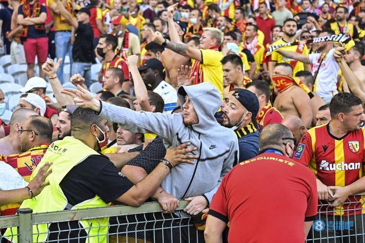 赛后社区盾焦点战；费城76人队长鼓劲；赛场秩序良好；赛季目标并未改变的简单介绍